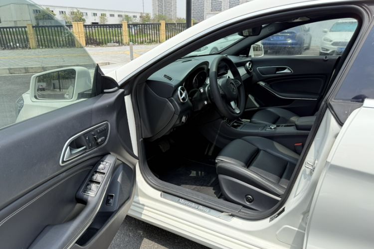 Used Mercedes-Benz CLA 2016 CLA 200 Style Edition Interior 7