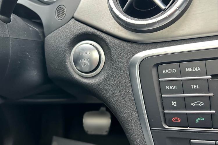 Used Mercedes-Benz CLA 2016 CLA 220 4MATIC Interior 7