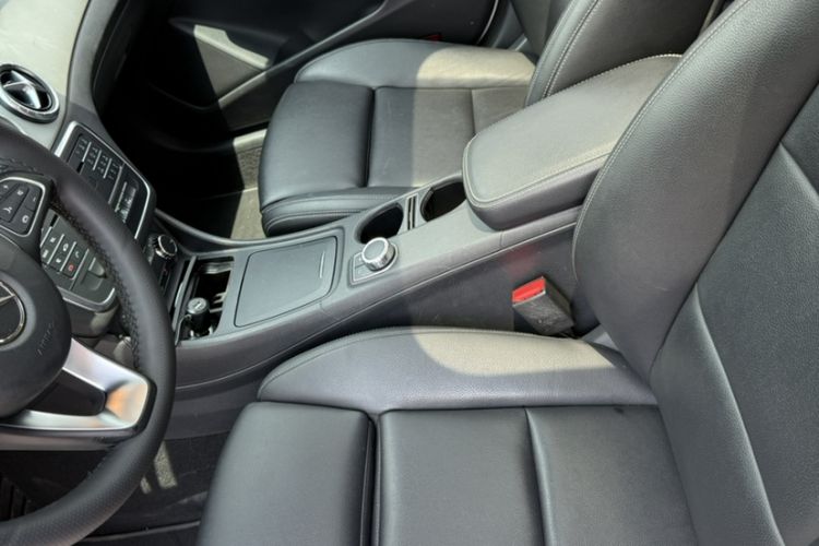 Used Mercedes-Benz CLA 2016 CLA 200 Style Edition Interior 9