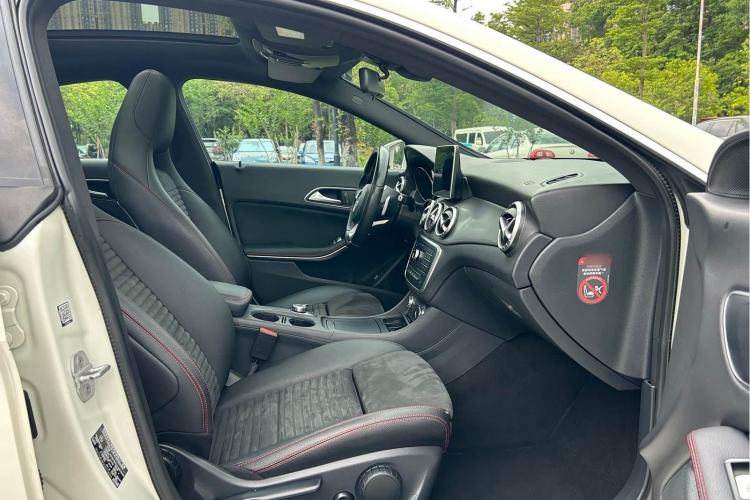 Used Mercedes-Benz CLA 2016 CLA 220 4MATIC Interior 9
