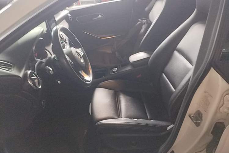 Used Mercedes-Benz CLA 2016 Facelifted CLA 200 Stylish Edition Left Front Seat