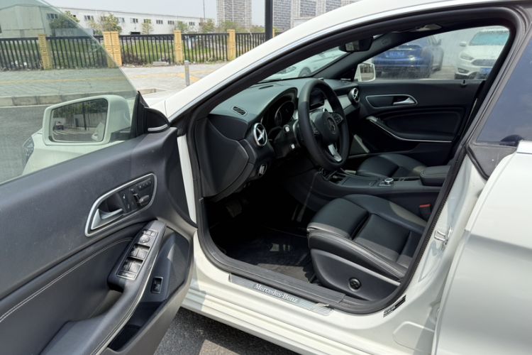 Used Mercedes-Benz CLA 2016 CLA 200 Style Edition Left Front Seat