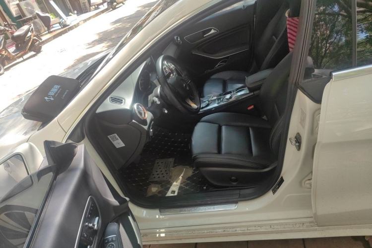Used Mercedes-Benz CLA 2016 Facelifted CLA 200 Stylish Edition Left Front Seat