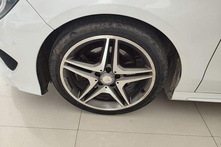 Used Mercedes-Benz CLA 2016 CLA 220 4MATIC Left Front Wheel Hub