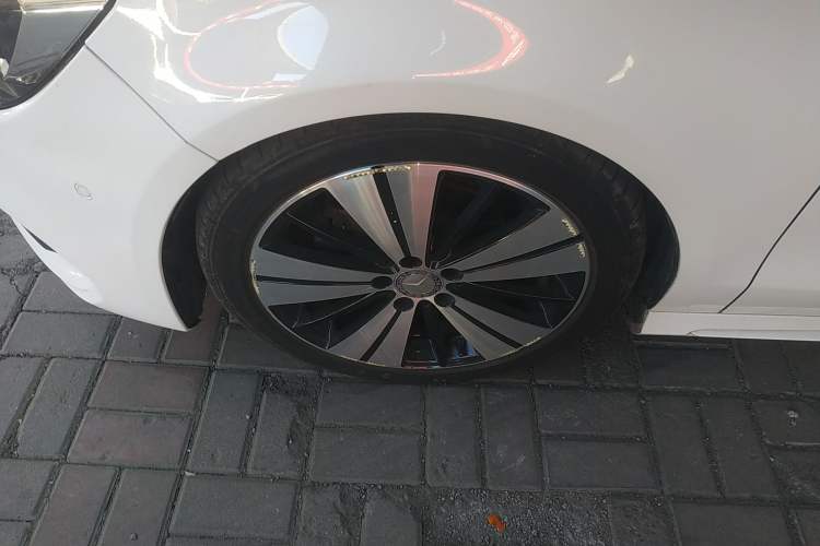 Used Mercedes-Benz CLA 2016 Facelifted CLA 200 Stylish Edition Left Front Wheel Hub