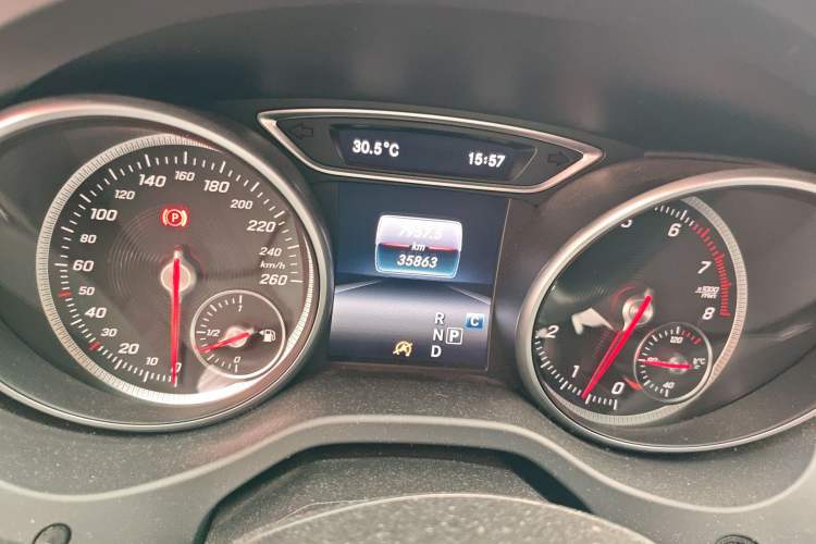 Used Mercedes-Benz CLA 2016 Facelifted CLA 200 Stylish Edition Odometer Close Up