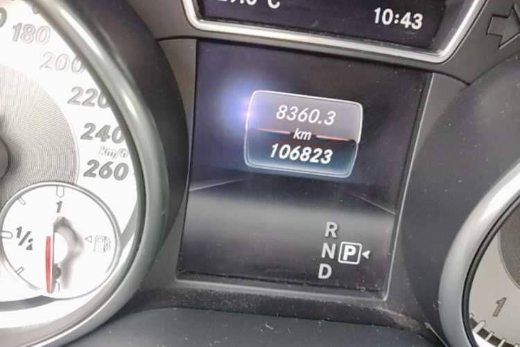 Used Mercedes-Benz CLA 2016 CLA 260 4MATIC Odometer Close Up