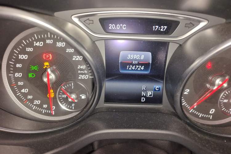 Used Mercedes-Benz CLA 2016 Facelifted CLA 200 Stylish Edition Odometer Close Up
