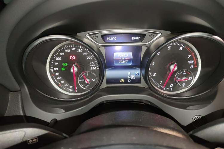 Used Mercedes-Benz CLA 2016 Facelifted CLA 260 4MATIC Odometer Close Up
