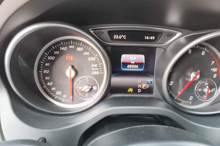 Used Mercedes-Benz CLA 2016 Facelifted CLA 200 Stylish Edition Odometer Close Up