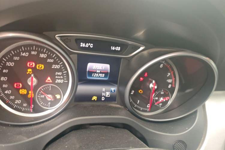 Used Mercedes-Benz CLA 2016 Facelifted CLA 260 4MATIC Odometer Close Up