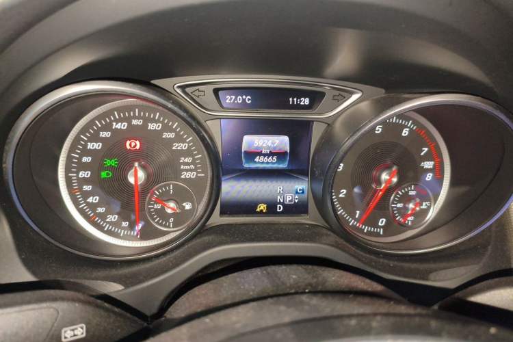 Used Mercedes-Benz CLA 2016 Facelifted CLA 200 Stylish Edition Odometer Close Up