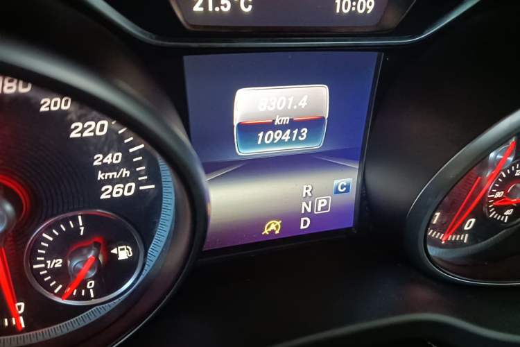 Used Mercedes-Benz CLA 2016 Facelifted CLA 200 Stylish Edition Odometer Close Up
