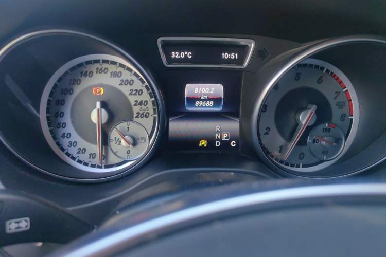 Used Mercedes-Benz CLA 2016 CLA 260 4MATIC Odometer Close Up