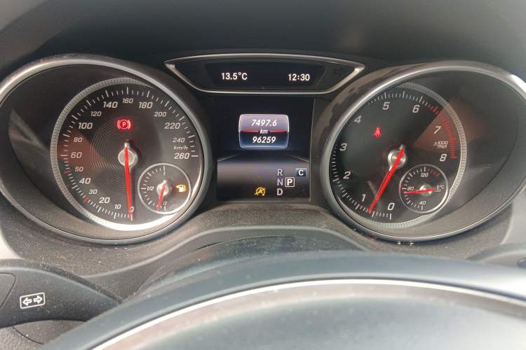 Used Mercedes-Benz CLA 2016 Facelifted CLA 200 Stylish Edition Odometer Close Up