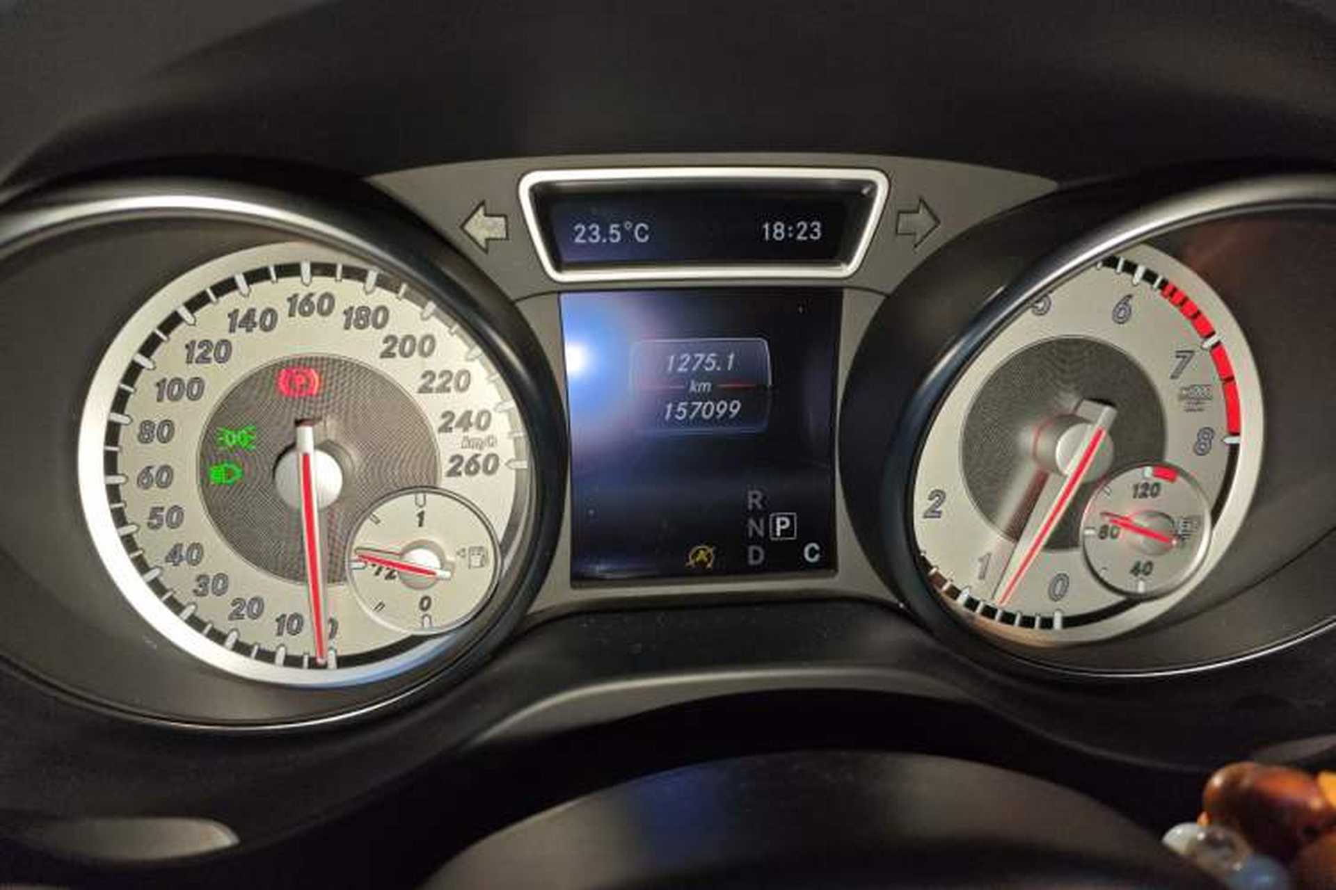 Used Mercedes-Benz CLA 2016 CLA 260 4MATIC Odometer Close Up