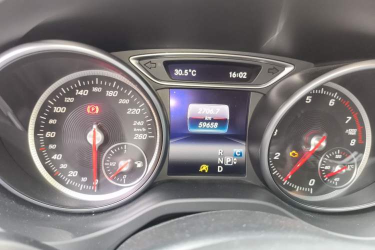 Used Mercedes-Benz CLA 2016 Facelifted CLA 200 Stylish Edition Odometer Close Up