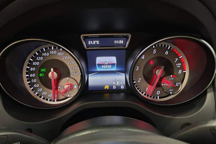 Used Mercedes-Benz CLA 2016 CLA 220 4MATIC Odometer Close Up