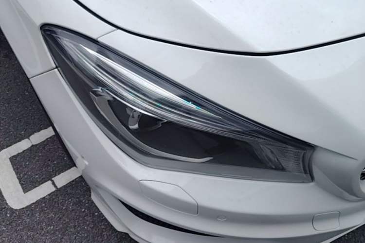 Used Mercedes-Benz CLA 2016 CLA 260 4MATIC Right Front Headlight