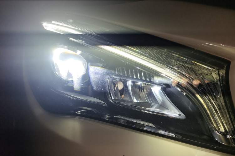 Used Mercedes-Benz CLA 2016 Facelifted CLA 200 Stylish Edition Right Front Headlight