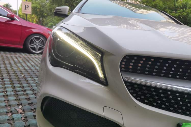 Used Mercedes-Benz CLA 2016 Facelifted CLA 200 Stylish Edition Right Front Headlight