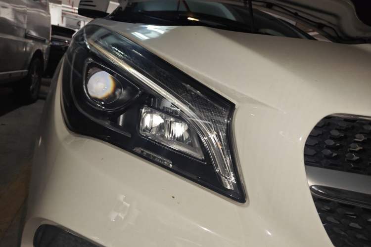 Used Mercedes-Benz CLA 2016 Facelifted CLA 200 Stylish Edition Right Front Headlight
