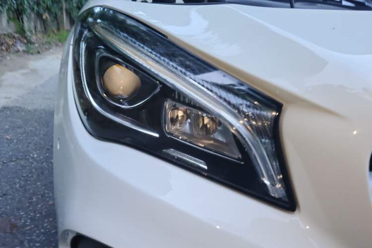 Used Mercedes-Benz CLA 2016 Facelifted CLA 200 Stylish Edition Right Front Headlight
