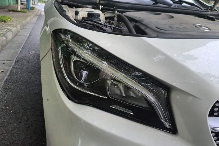 Used Mercedes-Benz CLA 2016 Facelifted CLA 200 Stylish Edition Right Front Headlight