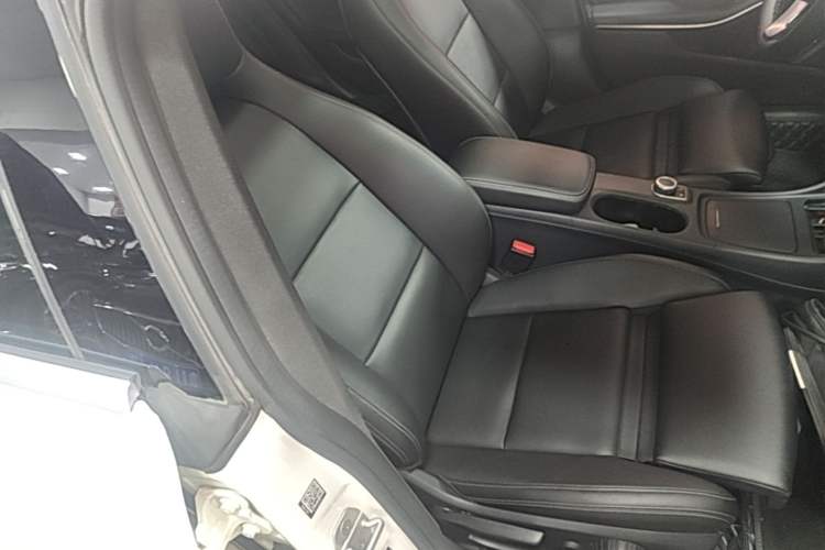 Used Mercedes-Benz CLA 2016 CLA 200 Style Edition Right Front Seat