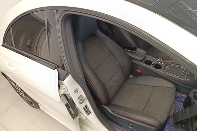 Used Mercedes-Benz CLA 2016 Year Restyled CLA 220 4MATIC Right Front Seat