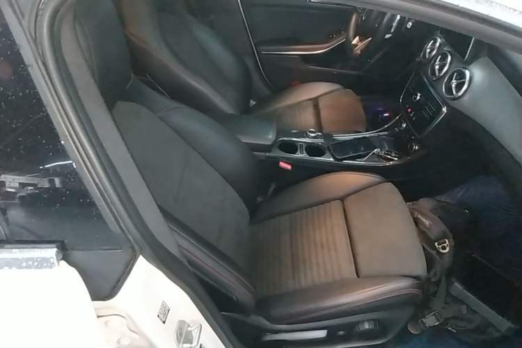 Used Mercedes-Benz CLA 2016 CLA 220 4MATIC Right Front Seat