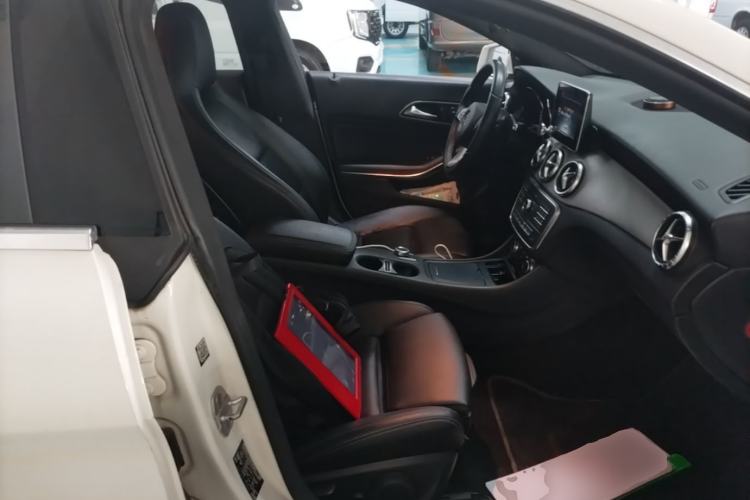 Used Mercedes-Benz CLA 2016 CLA 200 Style Edition Right Front Seat