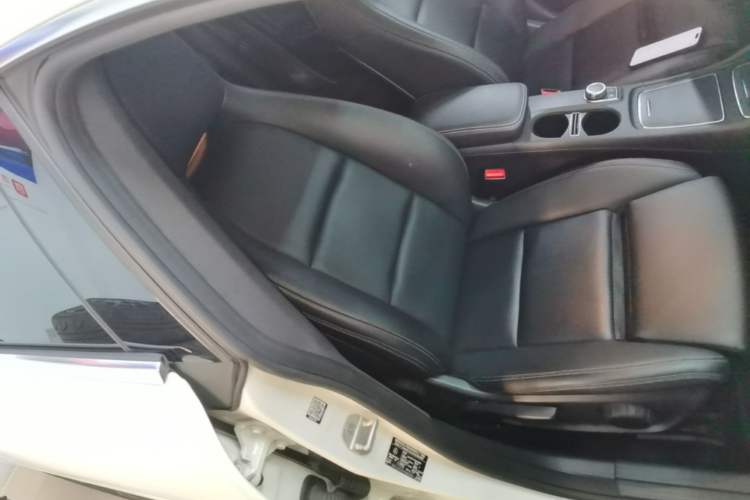 Used Mercedes-Benz CLA 2016 Refreshed CLA 200 Sport Edition Right Front Seat