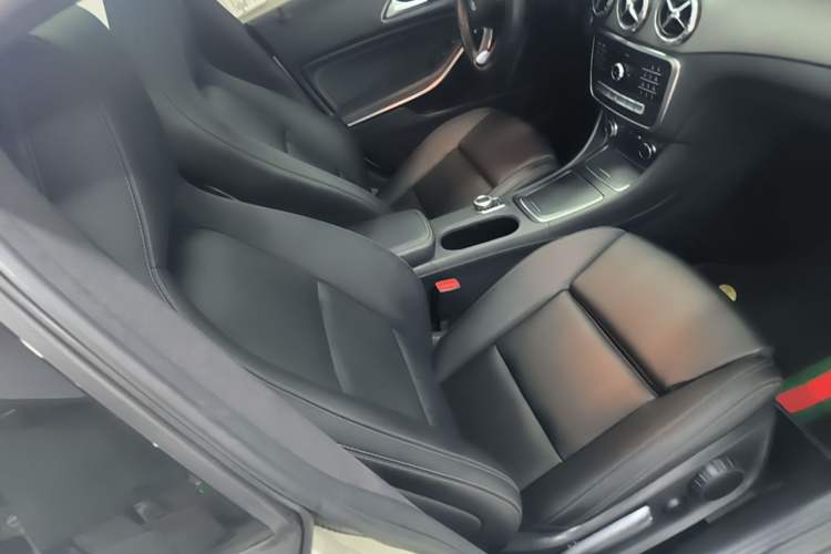 Used Mercedes-Benz CLA 2016 Facelifted CLA 200 Stylish Edition Right Front Seat