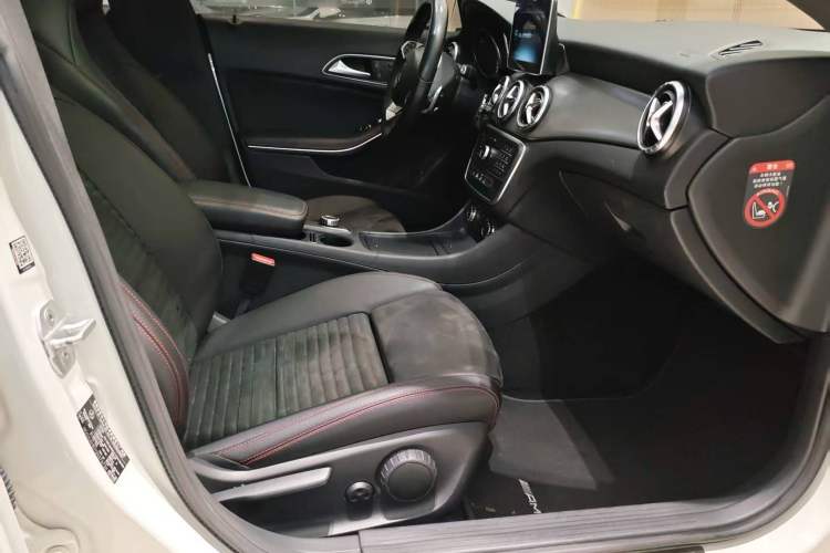 Used Mercedes-Benz CLA 2016 CLA 220 4MATIC Right Front Seat