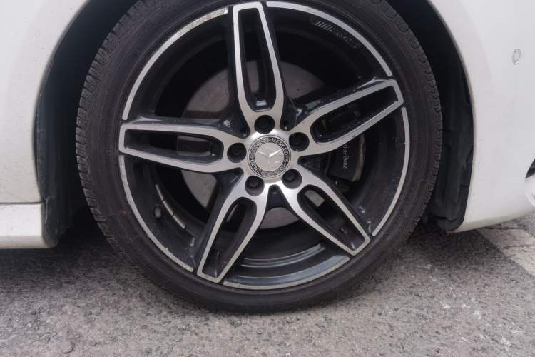 Used Mercedes-Benz CLA 2016 Year Restyled CLA 220 4MATIC Right Front Wheel Hub