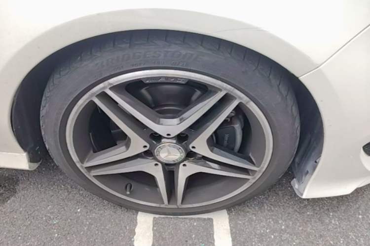 Used Mercedes-Benz CLA 2016 CLA 260 4MATIC Right Front Wheel Hub