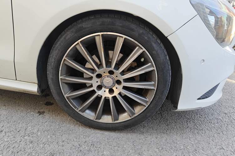 Used Mercedes-Benz CLA 2016 CLA 200 Sport Edition Right Front Wheel Hub
