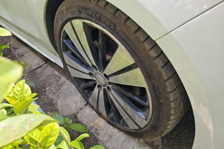 Used Mercedes-Benz CLA 2016 Facelifted CLA 200 Stylish Edition Right Front Wheel Hub