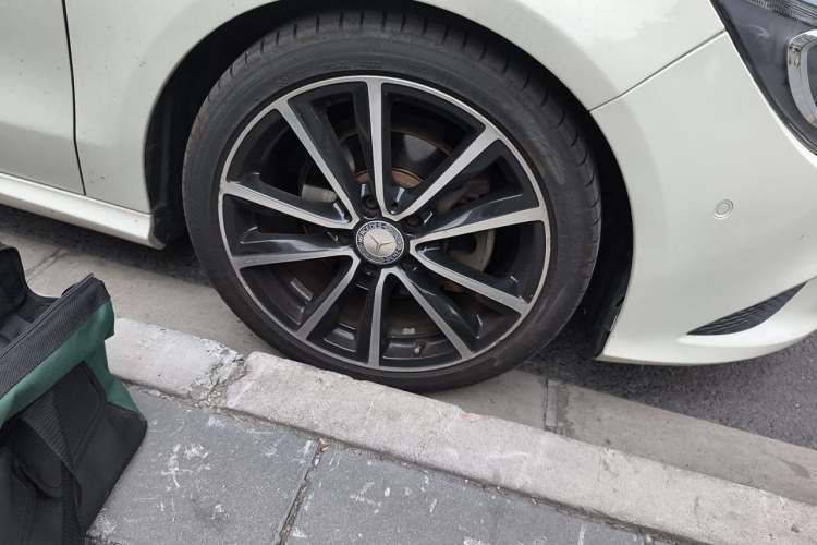 Used Mercedes-Benz CLA 2016 CLA 200 Style Edition Right Front Wheel Hub