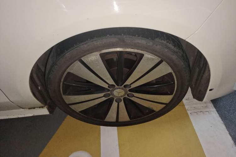 Used Mercedes-Benz CLA 2016 Facelifted CLA 200 Stylish Edition Right Front Wheel Hub