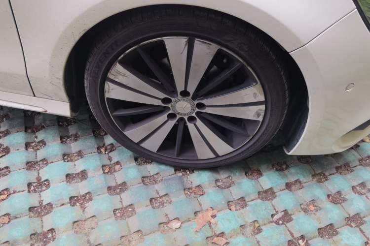 Used Mercedes-Benz CLA 2016 Facelifted CLA 200 Stylish Edition Right Front Wheel Hub