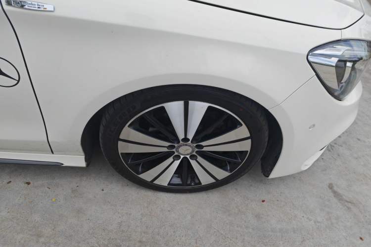 Used Mercedes-Benz CLA 2016 CLA 200 Style Edition Right Front Wheel Hub