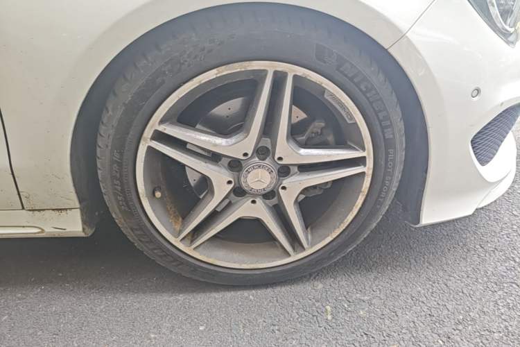 Used Mercedes-Benz CLA 2016 CLA 220 4MATIC Right Front Wheel Hub
