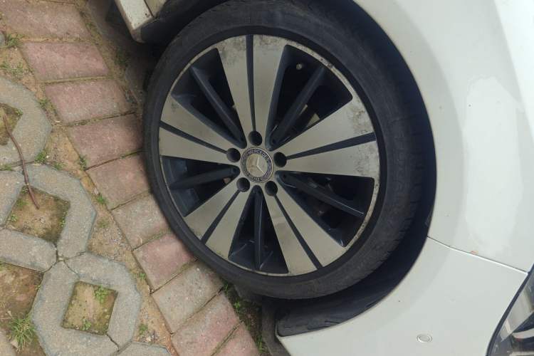 Used Mercedes-Benz CLA 2016 Facelifted CLA 200 Stylish Edition Right Front Wheel Hub