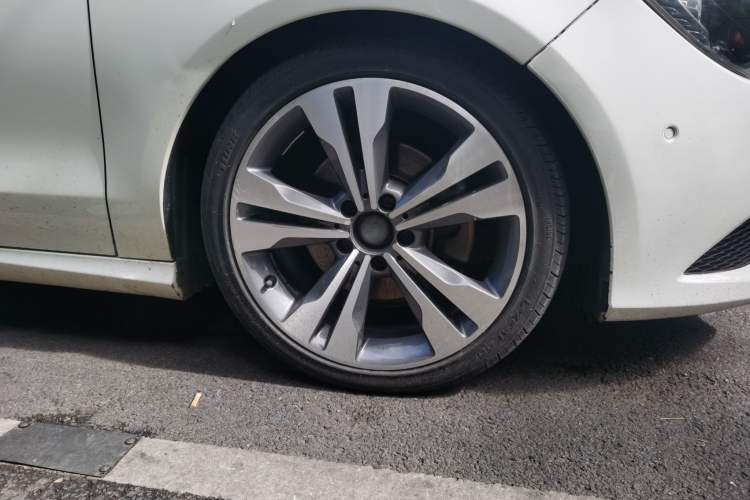 Used Mercedes-Benz CLA 2016 CLA 200 Sport Edition Right Front Wheel Hub