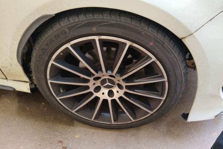 Used Mercedes-Benz CLA 2016 CLA 200 Sport Edition Right Front Wheel Hub