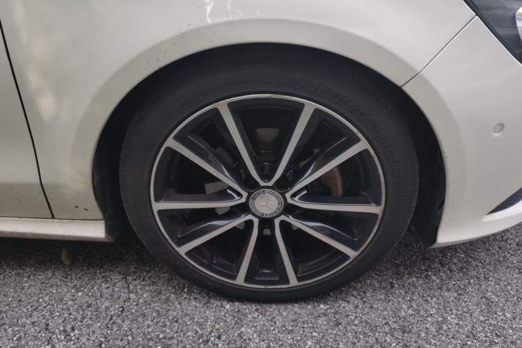 Used Mercedes-Benz CLA 2016 CLA 200 Style Edition Right Front Wheel Hub