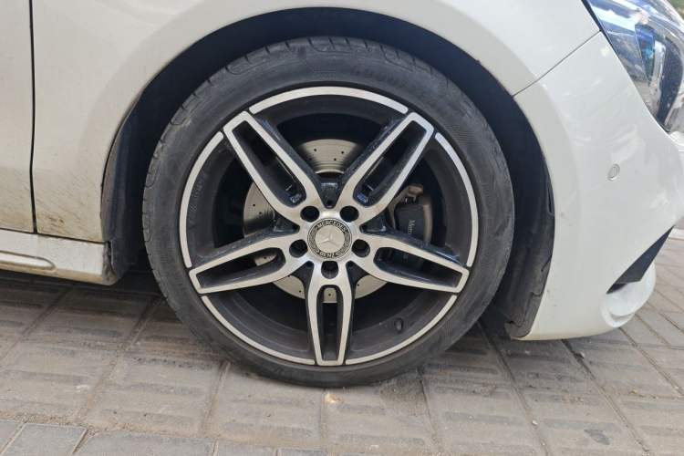 Used Mercedes-Benz CLA 2016 CLA 220 4MATIC Right Front Wheel Hub