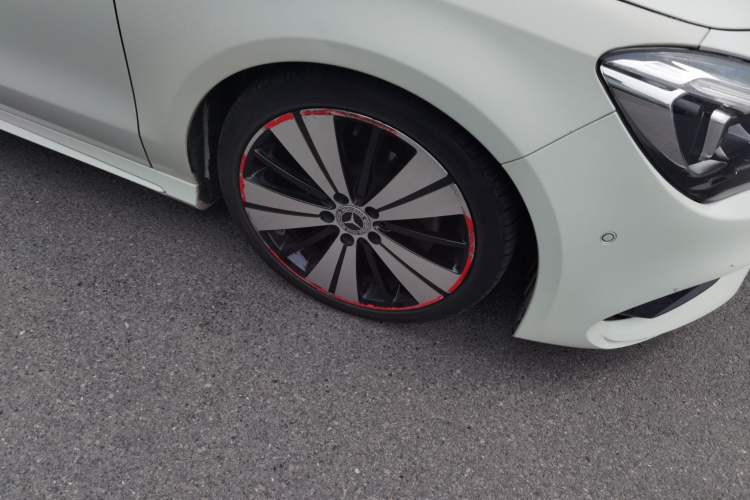 Used Mercedes-Benz CLA 2016 Facelifted CLA 200 Stylish Edition Right Front Wheel Hub